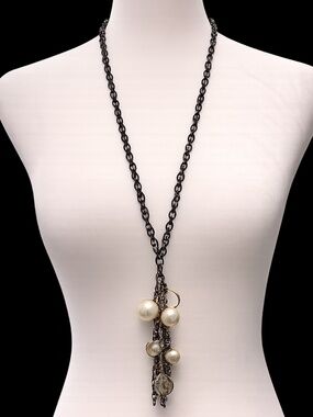 Vintage-style lariat necklace w/ dark chain and a cluster tassel of faux pearls